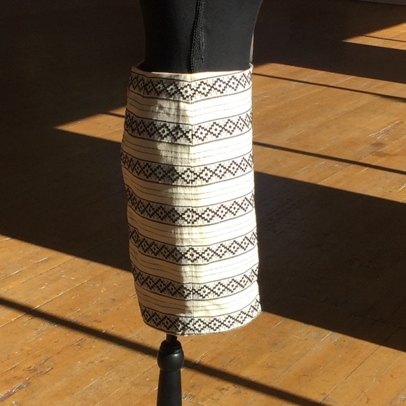 Ann Taylor Cream and Black Skirt - Picture 6 of 7